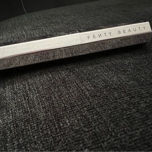 Fenty Beauty “Candy Venom”  Mattemoiselle Plush Matte Lipstick